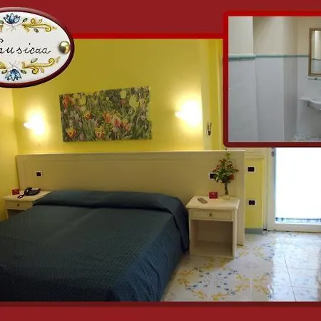 La Dimora Di Alfonso 住宿加早餐酒店 *