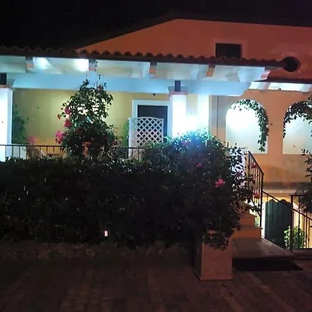 La Dimora Di Alfonso Bed & Breakfast *