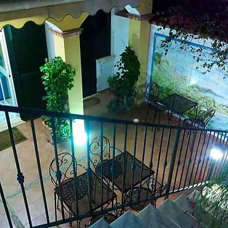 Bed & Breakfast La Dimora Di Alfonso